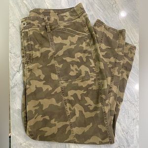 Lane Bryant camouflage pants size 22 skinny leg EUC